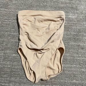 SKIMS Maternity Sculpting High Waisted Brief Nude/Clay XXS/XS NWOT